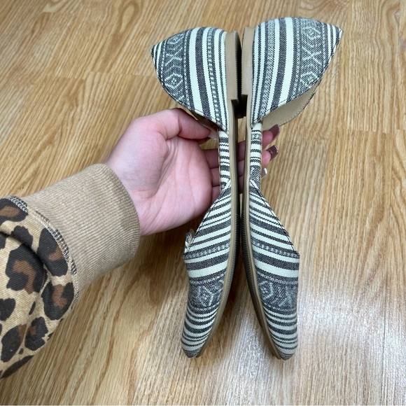Restricted Buckle Dorsay Aztec Canvas Fabric Bohemian Pointed Toe Flats Size 10 - Picture 9 of 13